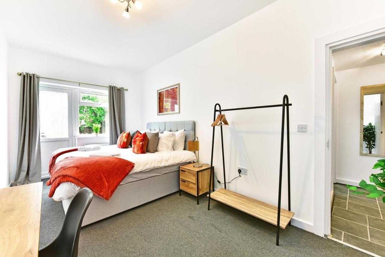 West Ealing Serviced Apts- 2 Bedroom 2 Bath Parking Near Station With Off Street Parking By 360Stays Exteriér fotografie