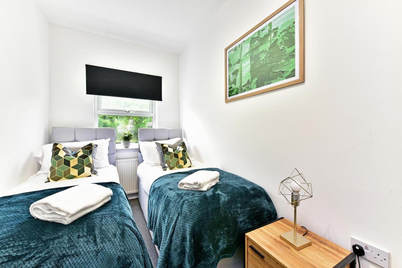 West Ealing Serviced Apts- 2 Bedroom 2 Bath Parking Near Station With Off Street Parking By 360Stays Exteriér fotografie